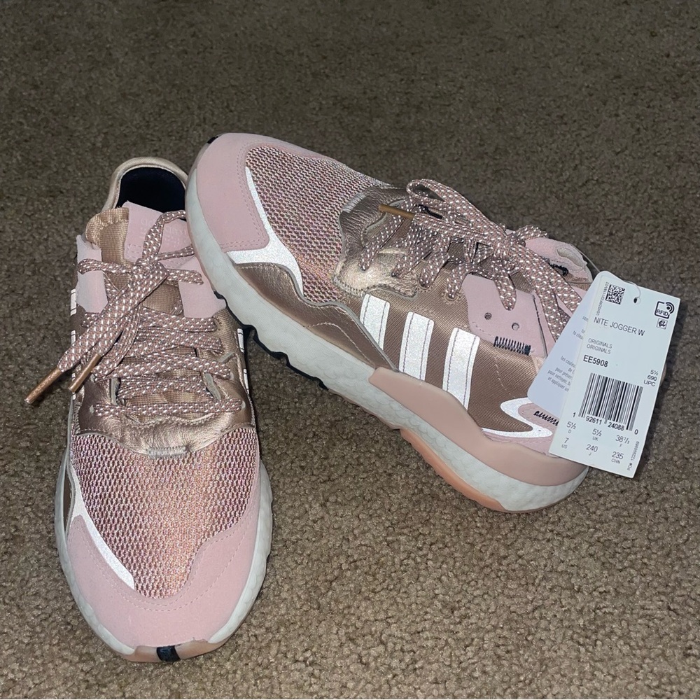 NEW women’s Size 7 Adidas Nite Jogger Shoes pink